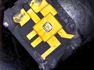 Crystal Oscillator7_Chip and Gold Bond Wires.jpg